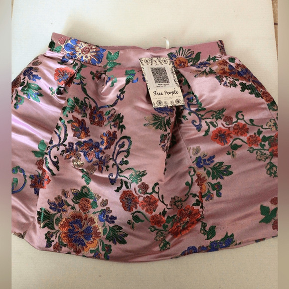 Free People Dresses & Skirts - NEW ! Rare Free People Pink Floral Mini Skirt